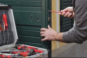 How to Choose the Right Local Locksmith
